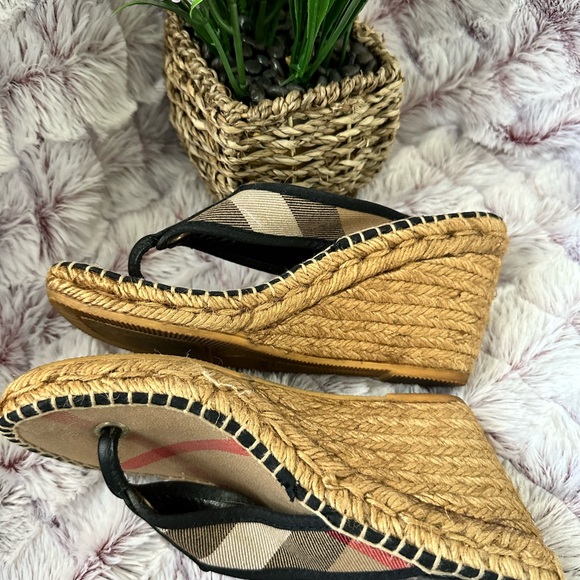 AUTHENTIC BURBERRY SANDALS price for one item only $200for both - Picture 6 of 11